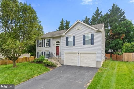 3 Leather Bark Ct, Stafford, VA 22554-7864, United States - Photo 1