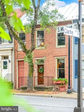 411 S MARKET STREET