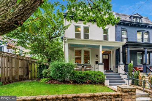 906 ALLISON STREET - Photo 1