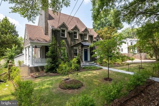 4442 SOUTH DAKOTA AVENUE