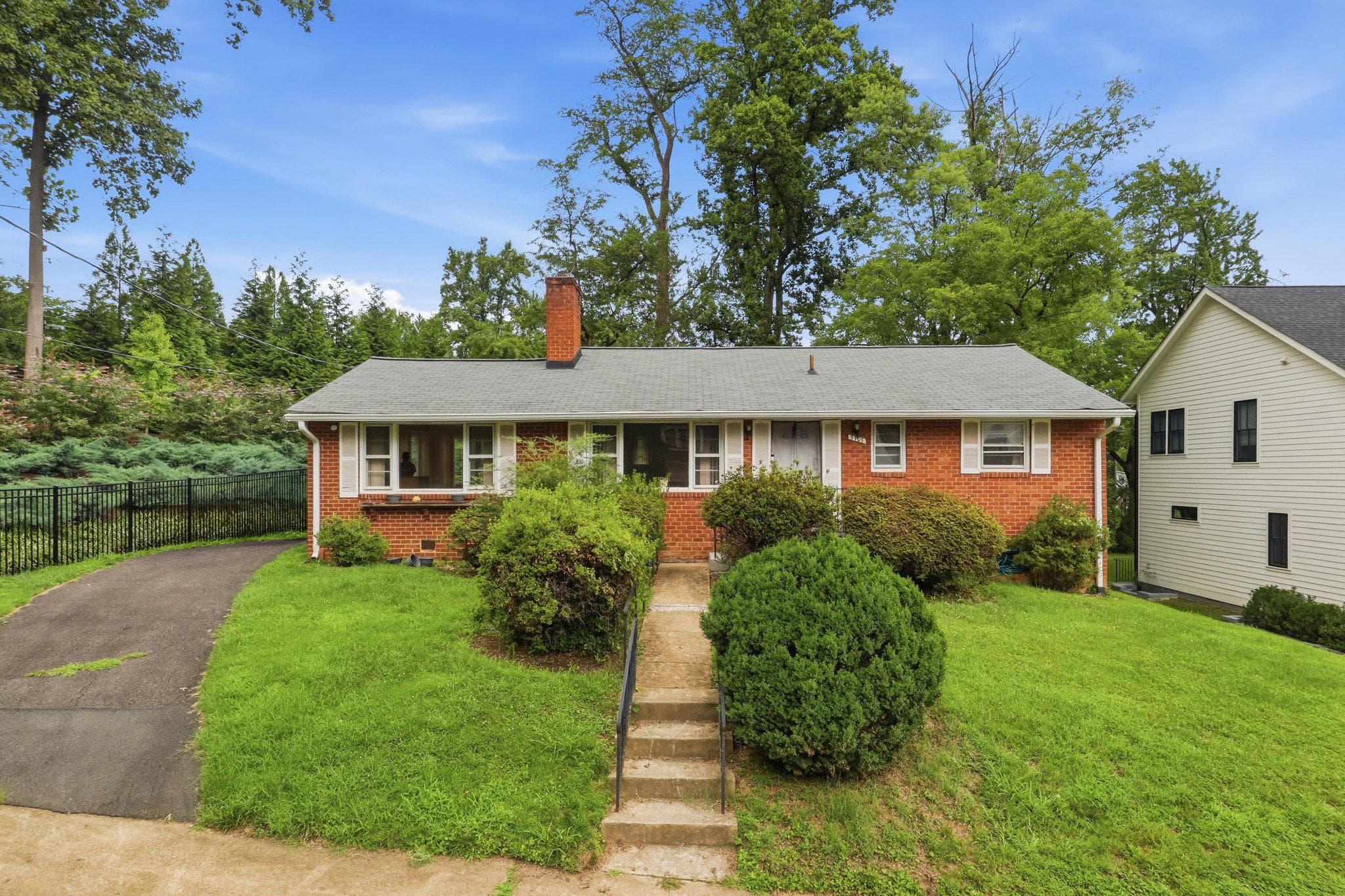 3707 JOHN MARSHALL DRIVE