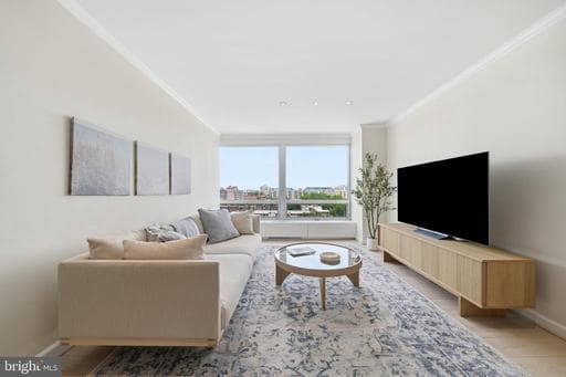 1435 4TH STREET B815
