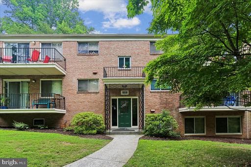 10518 WEYMOUTH ST #102,BETHESDA,MD,20814,MONTGOMERY