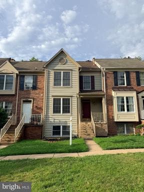 7932 Blue Gray Cir, Manassas, VA 20109-2828, United States - Photo 1