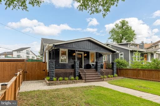 3517 SOUTH DAKOTA AVENUE