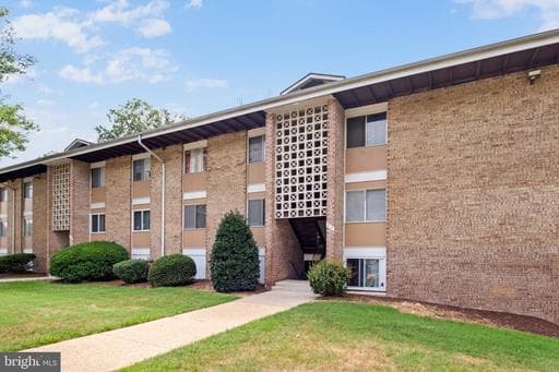 512 WILSON BRIDGE DRIVE 6713B - Photo 1