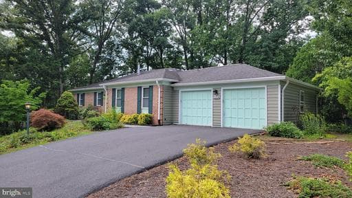 6104 JUNEBERRY COURT