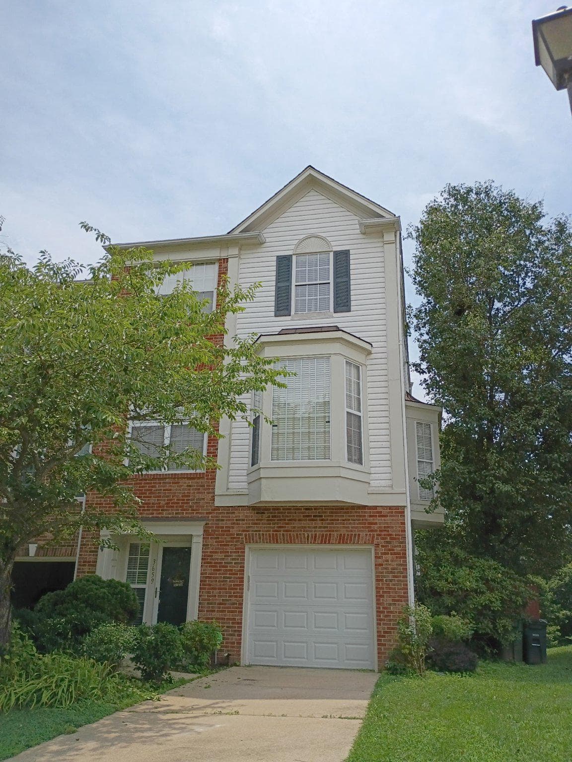 3659 Bracknell DR WOODBRIDGE VA 22192