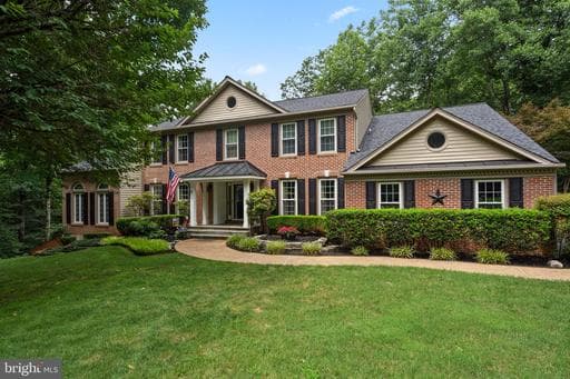 6161 HEMLOCK COURT