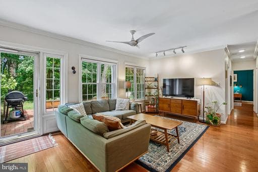 3376 GUNSTON ROAD 3376