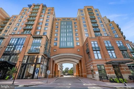2720 S ARLINGTON MILL DRIVE 914