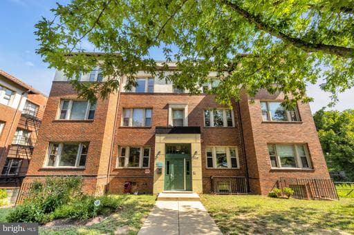 1218 PERRY STREET 101