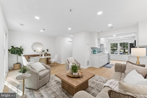 7607 LEE LANDING DRIVE - Photo 1
