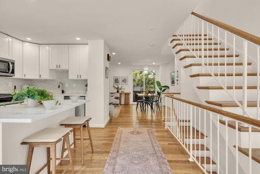 319 I STREET 200