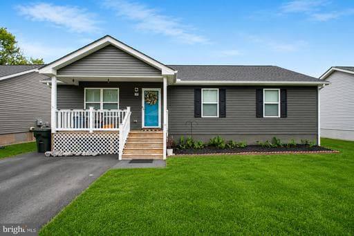 59 RUSTIC LANE