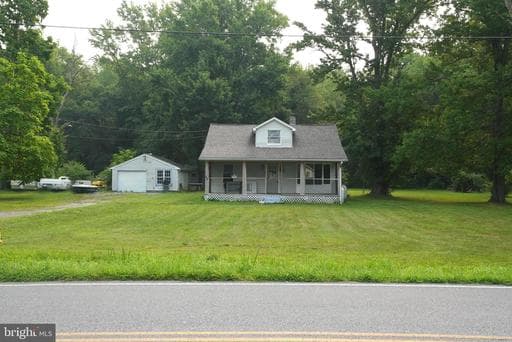 20 CEMETERY ROAD - Photo 1