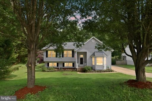 7422 LAURA LANE