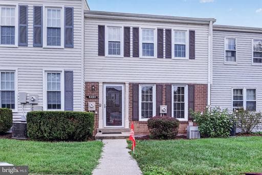 6484 Fenestra Ct, Burke, VA 22015-3547, United States - Photo 1