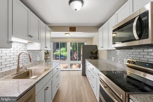 18022 Chalet Dr, Germantown, MD 20874-2390, United States