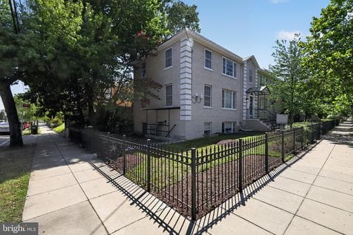 1400 LONGFELLOW STREET 202