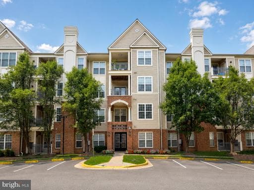 3015 NICOSH CIRCLE 2102