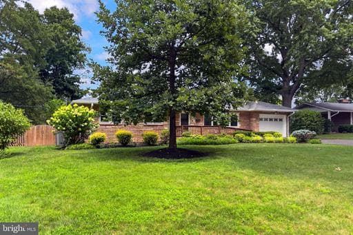 9021 Weir St, Manassas, VA 20110-4932, United States