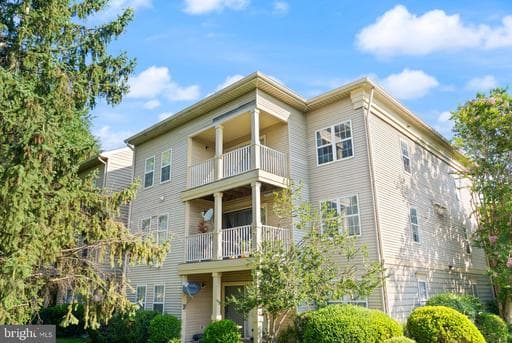 1025 GARDENVIEW LOOP 302