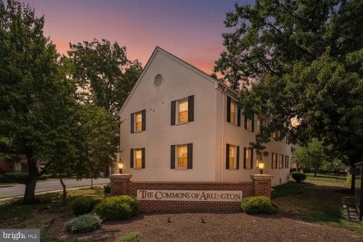 1315 S WALTER REED DRIVE (17101) 204