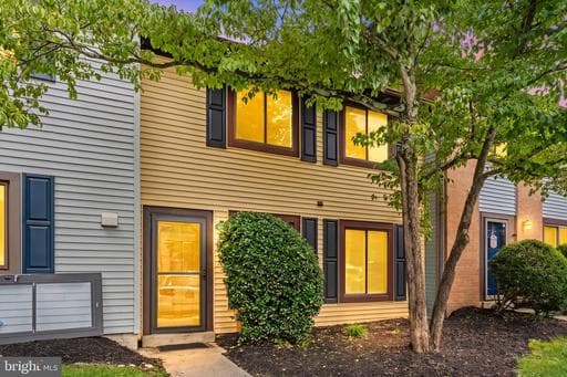 2555 FOX RIDGE COURT
