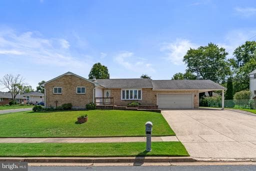 7935 Pipers Path, Glen Burnie, MD 21061-6239, United States