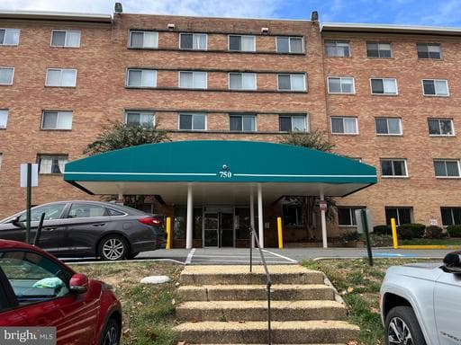 750 S DICKERSON STREET 414