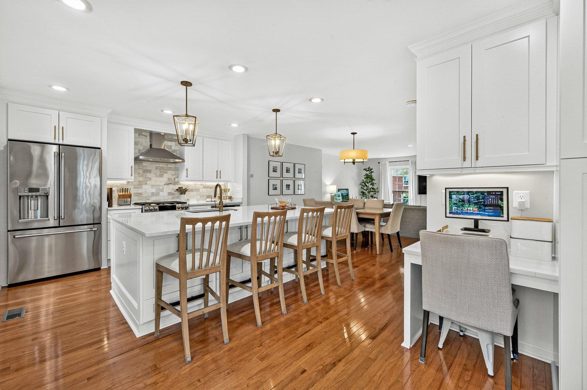 4266 Fox Lake Dr, Fairfax, VA 22033-2860, United States
