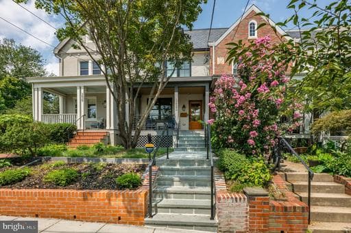 3823 BENTON STREET