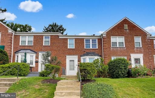 332 SMALL COURT - Photo 1
