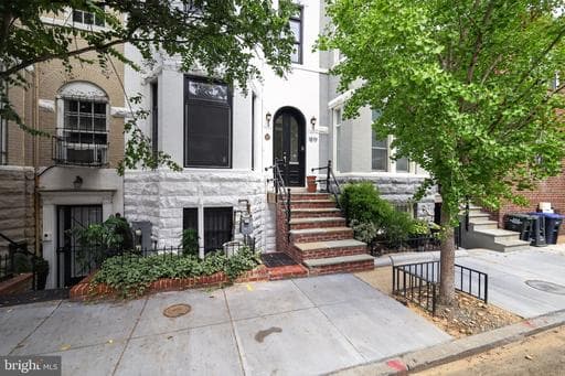 1819 RIGGS PLACE