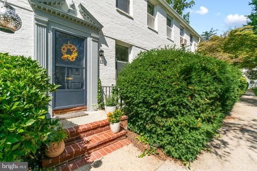 5203 FALLS ROAD 11