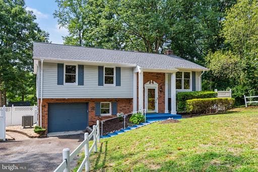 1525 LAKEWOOD DRIVE