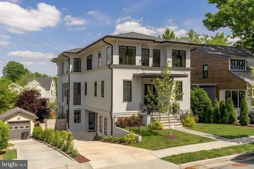 135 N Edgewood St, Arlington, VA 22201-1102, United States - Photo 1