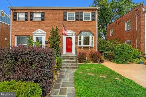 18 E Myrtle St, Alexandria, VA 22301-2206, United States - Photo 1