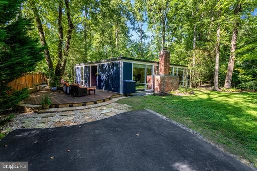 2412 Brentwood Pl, Alexandria, VA 22306-2547, United States