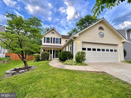 7827 Bold Lion Ln, Alexandria, VA 22315-5046, United States