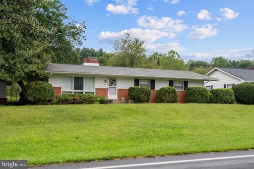 501 Fox Dr, Winchester, VA 22601-2921, United States