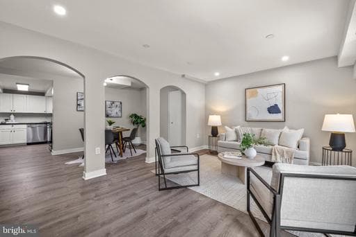 2302 Sun Valley Cir, Silver Spring, MD 20906-2258, United States
