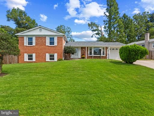 13203 FOXHALL DRIVE