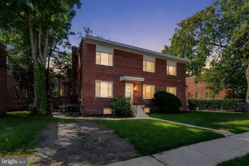 3218 13th Rd S, Arlington, VA 22204-4329, United States