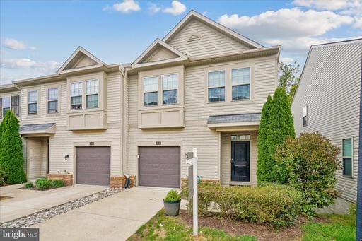3628 Chippendale Cir, Woodbridge, VA 22193-5354, United States