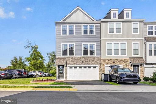 10537 Waterbury Woods WAY MANASSAS VA 20112