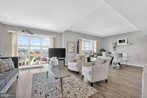 250 PRESIDENT STREET 805