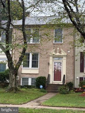 12822 Frontier Ln, Woodbridge, VA 22192-6448, United States