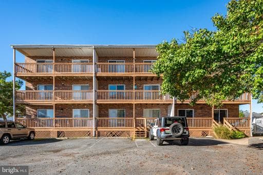 14411 TUNNEL AVENUE 202
